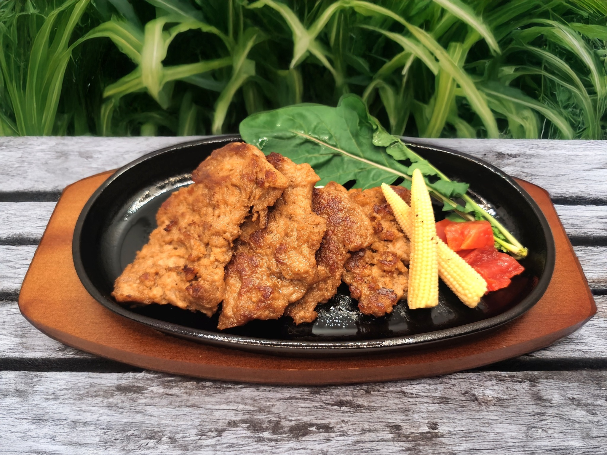 代替肉を研究開発する「ネクストミーツ」の新商品、植物性無添加代替肉